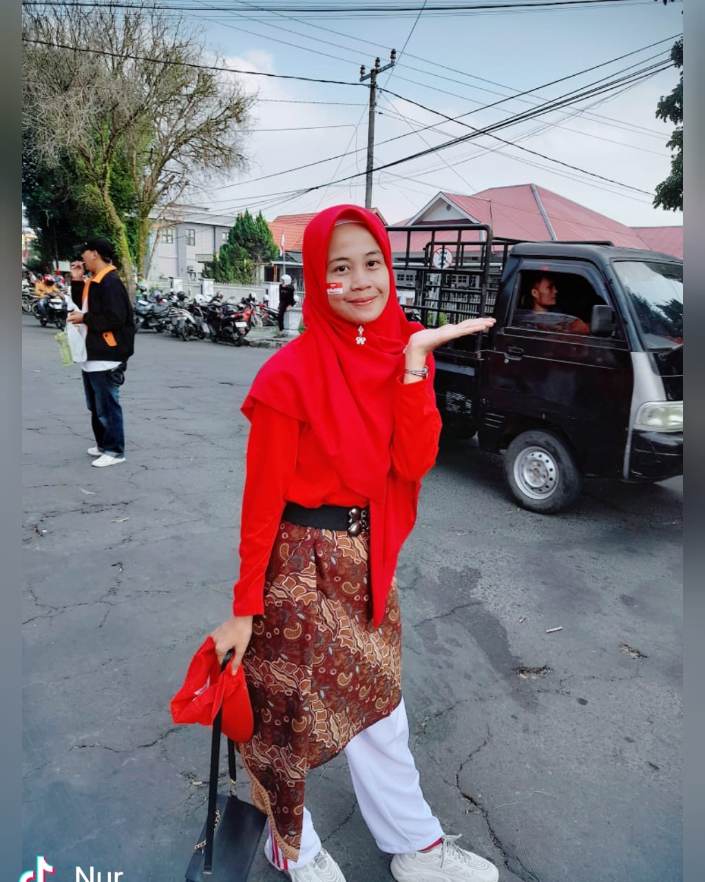 Nur